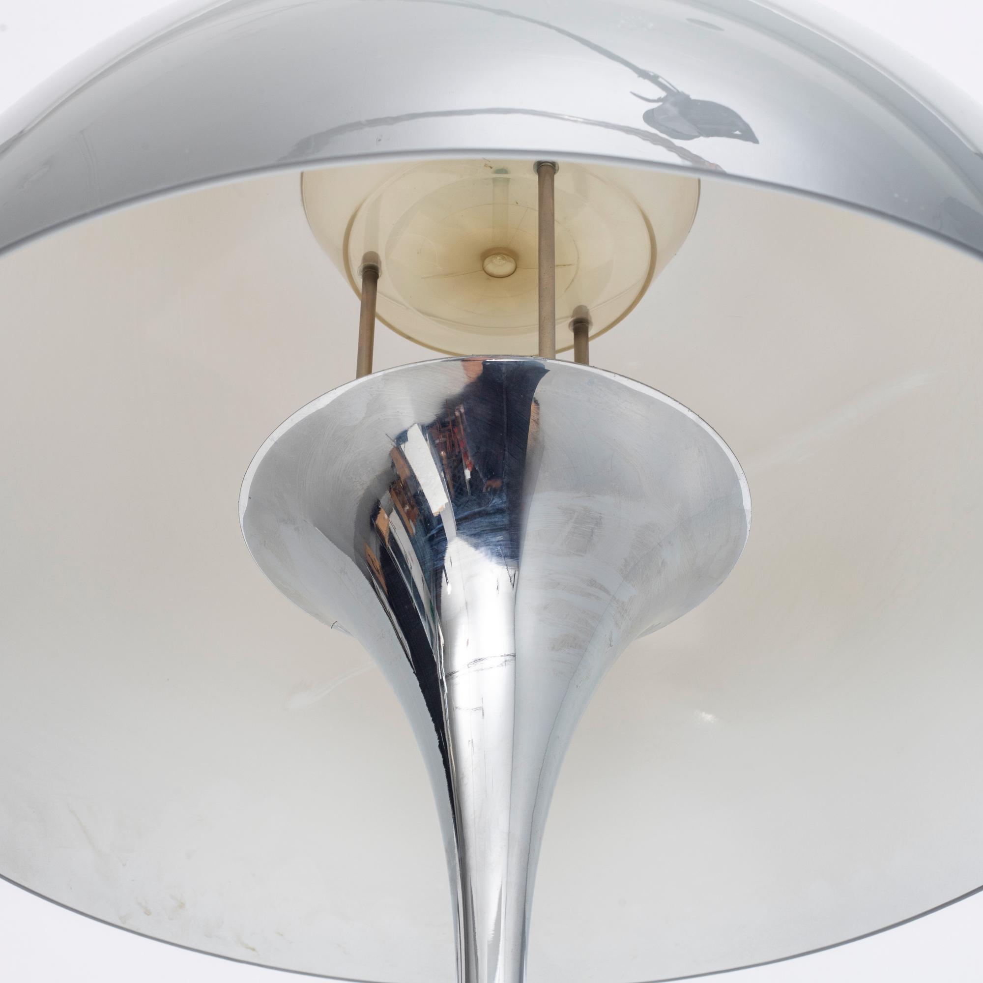 Verner Panton, golvlampa, "Pantella", Louis Poulsen, Danmark.