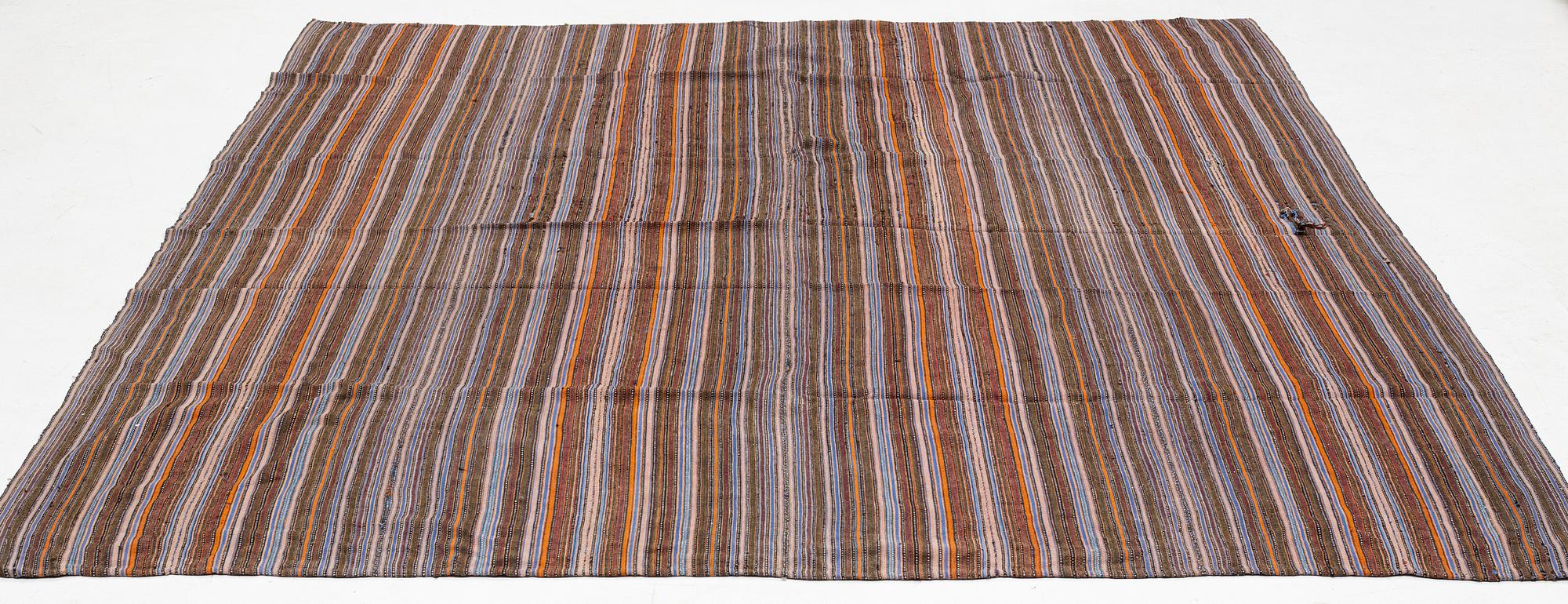 A Djajim carpet, ca 260 x 225 cm.