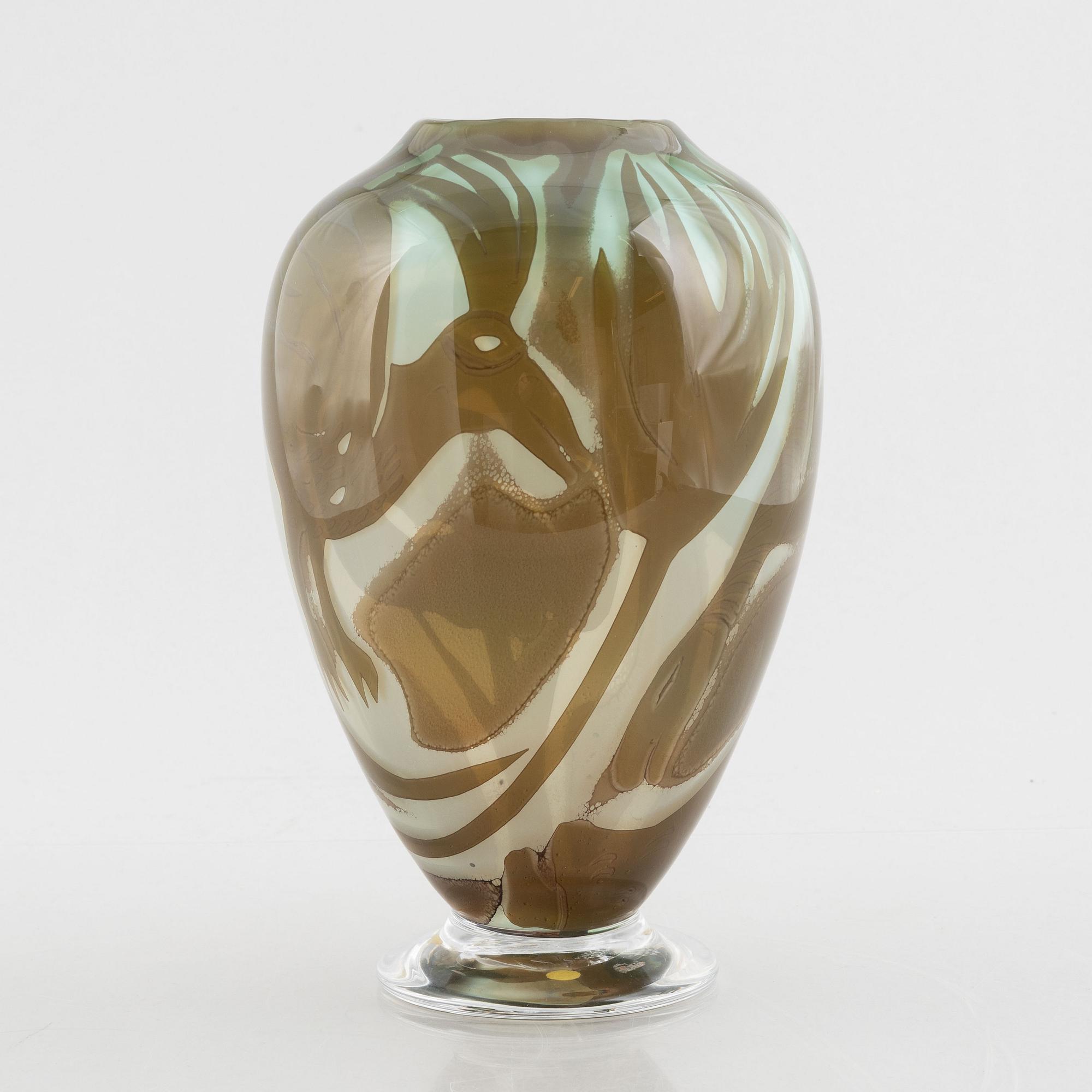Ulrica Hydman-Vallien, a unique 'graal' glass vase, Kosta Boda.