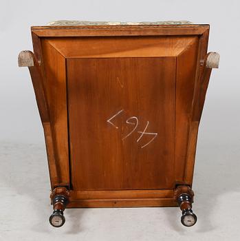 KARMFÅTÖLJ, orientalisk, sent 1800-tal.