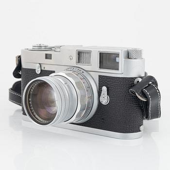 Leica M2, no. 1069931, 1963.