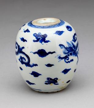 URNA, porslin, Kina, Ming-stil, 1800-tal.