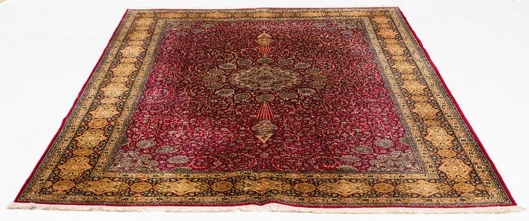 Matta, orientalisk silke, ca 258 x 178 cm.