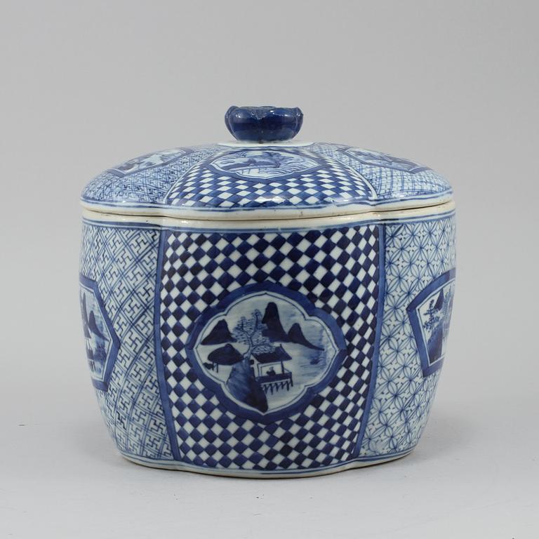 BURK MED LOCK, porslin, Japan, 1800/1900-tal.