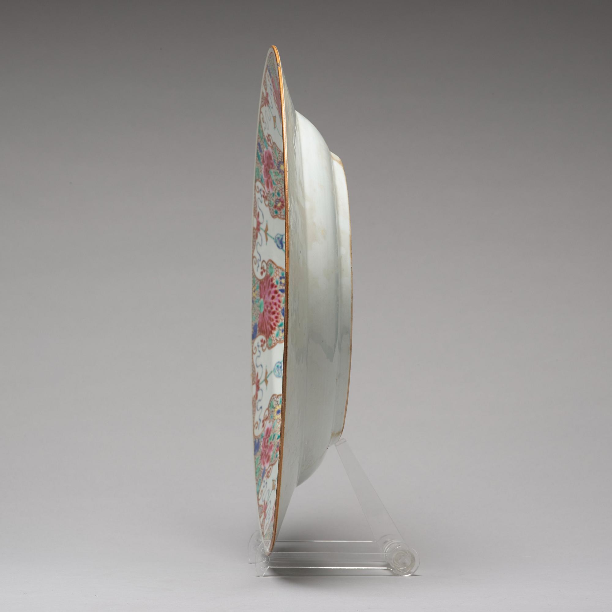 A famille rose dish, Qing dynasty, Qianlong (1736-95).