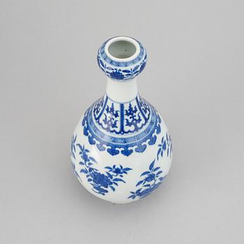 A Chinese blue and white 'Garlic-head' vase, Republic, with a Qianlong seal mark.