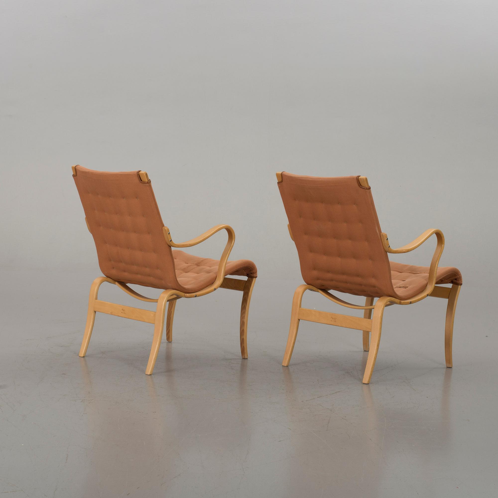 A PAIR OF BRUNO MATHSSON "MINA" ARMCHAIRS, Bruno Mathsson International.