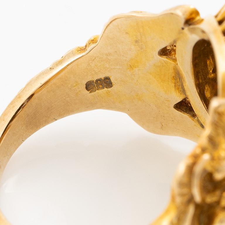 Ring, 14K gold with monogram, enamel and old-cut diamonds.