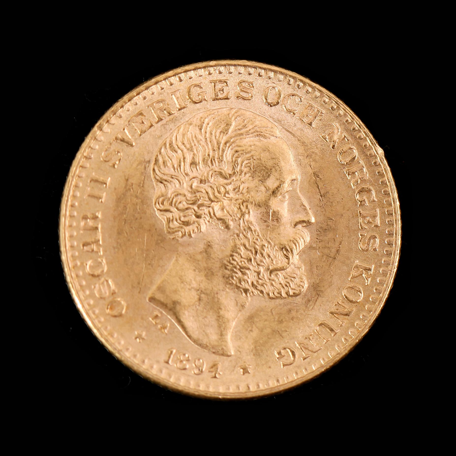 GULDMYNT, 10 kronor, Oscar II, 1894.  Vikt ca 5 gram.