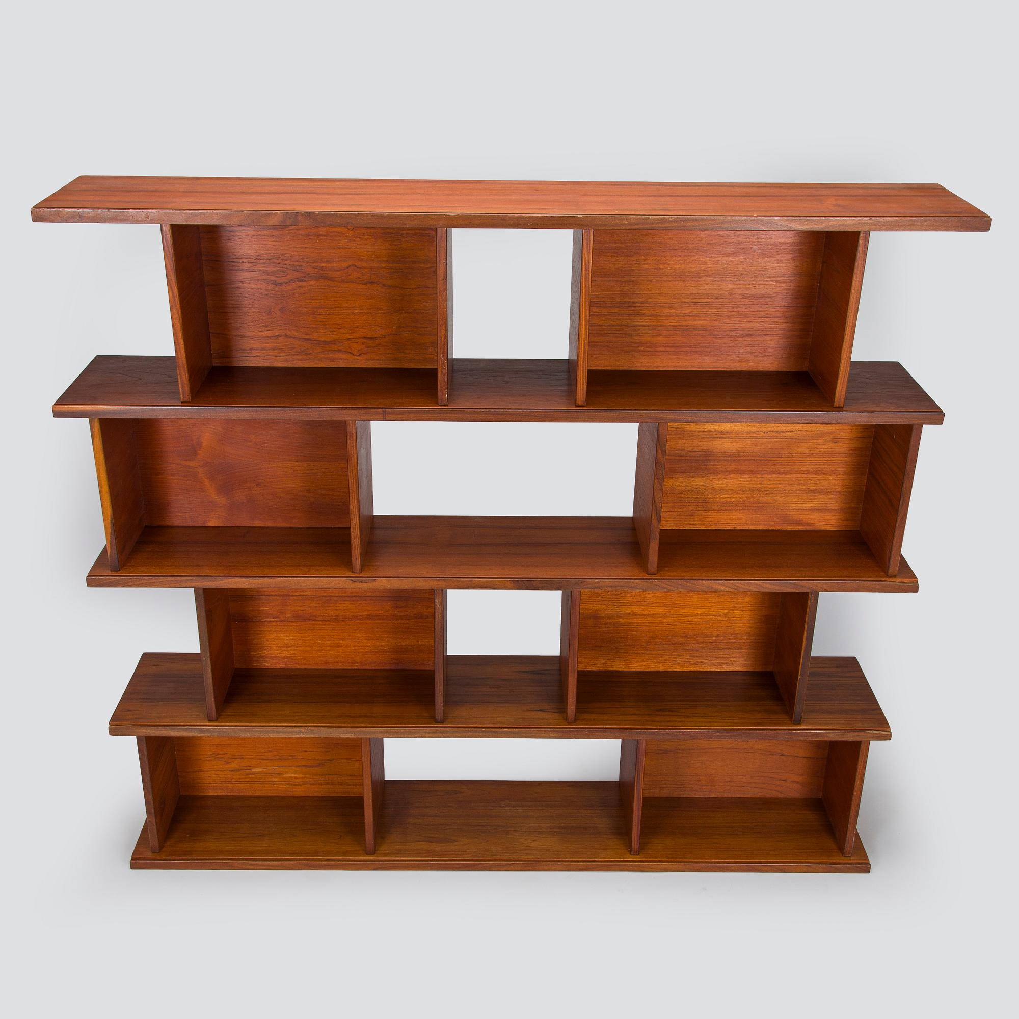 Ilmari Tapiovaara, bokhylla, "Pala", för Asko 1900-talets mitt.