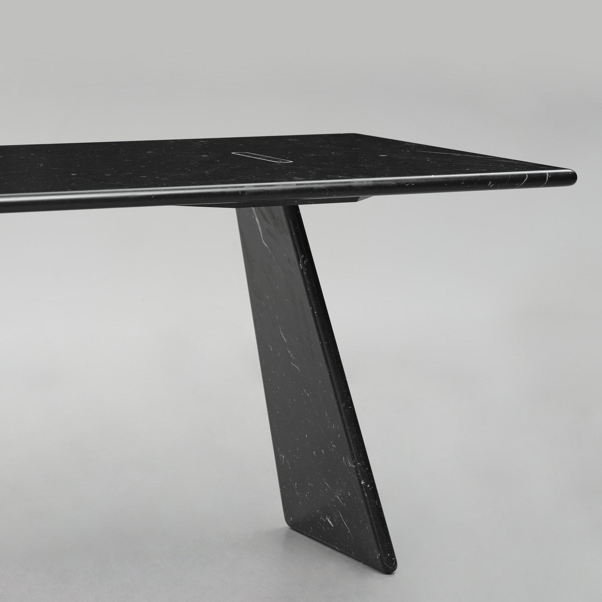 Angelo Mangiarotti, bord, "Asolo", Agapecasa, Italien, 2020.