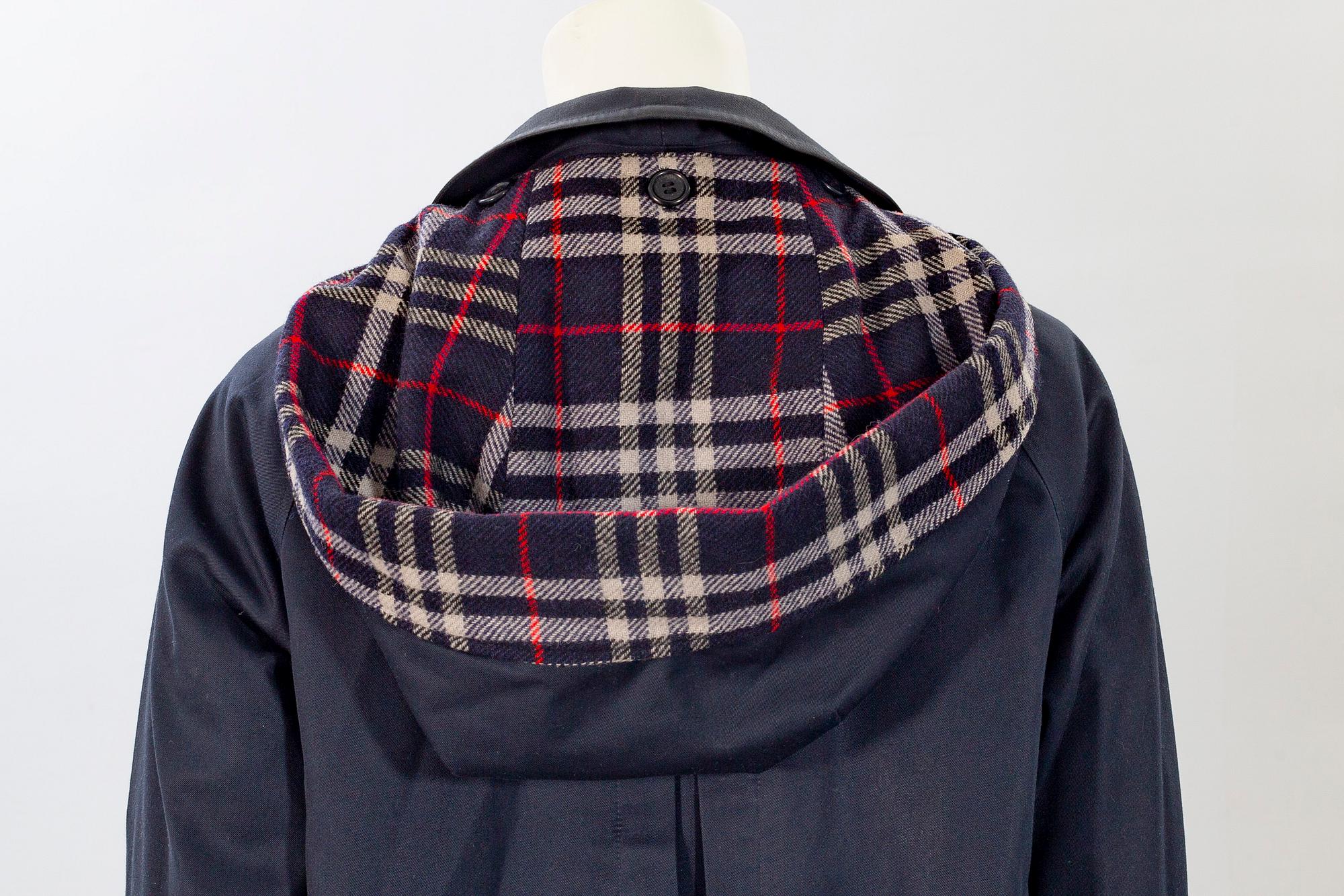 BURBERRY trenchcoat storlek M.