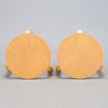 Alvar Aalto, pallar, ett par, modell 60, Artek, 1900-talets slut.