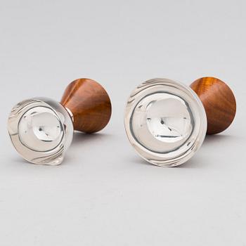 ANNA-GRETA EKER, A set of a silver and mahogany sugar bowl and cream jug, Auran Kultaseppä, Turku 1962.