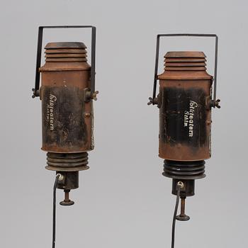 LAMPA/STRÅLKASTARE, 2 stycken, 1900-talets första hälft.