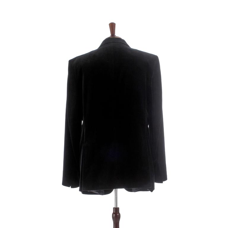 FAVOURBROOK, a black velvet jacket, size 52.