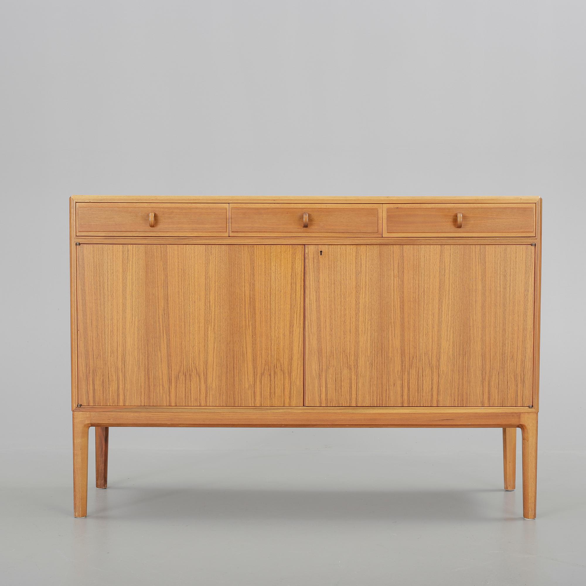 SIDEBOARD/SKÄNK, 1900-tal.