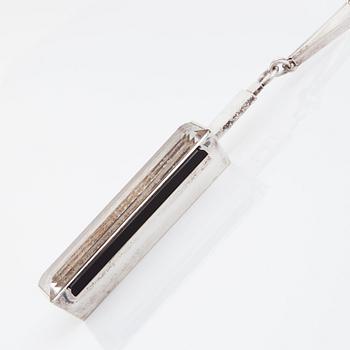 Wiwen Nilsson, a sterling silver necklace with a rock crystal and onyx pendant, Lund 1939.