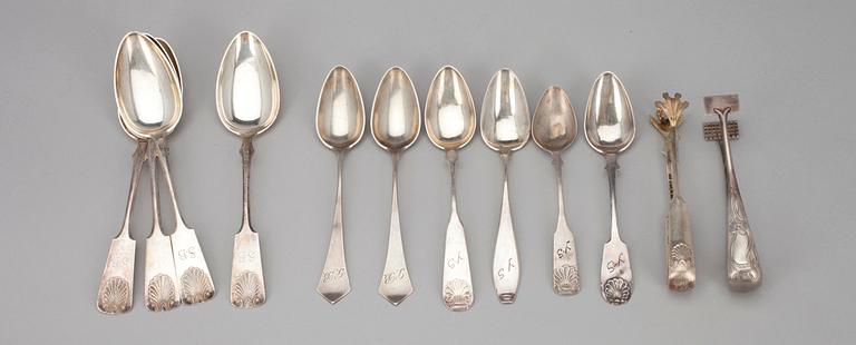 SKEDAR, 10 st. samt SOCKERTÅNG, 2 st, silver, diverse finska stämplar. Vikt 238 g.