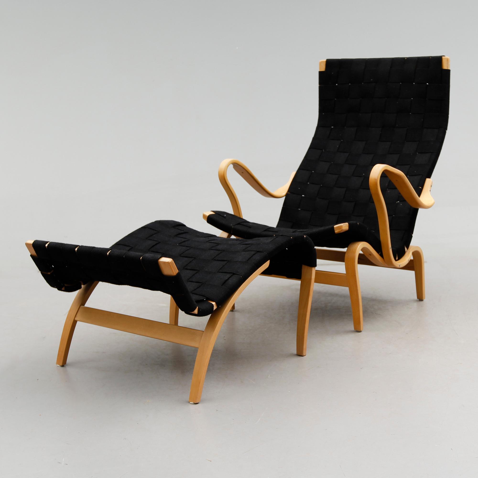 FÅTÖLJ MED FOTPALL, "Pernilla", Bruno Mathsson, DUX, 1900-talets andra hälft.