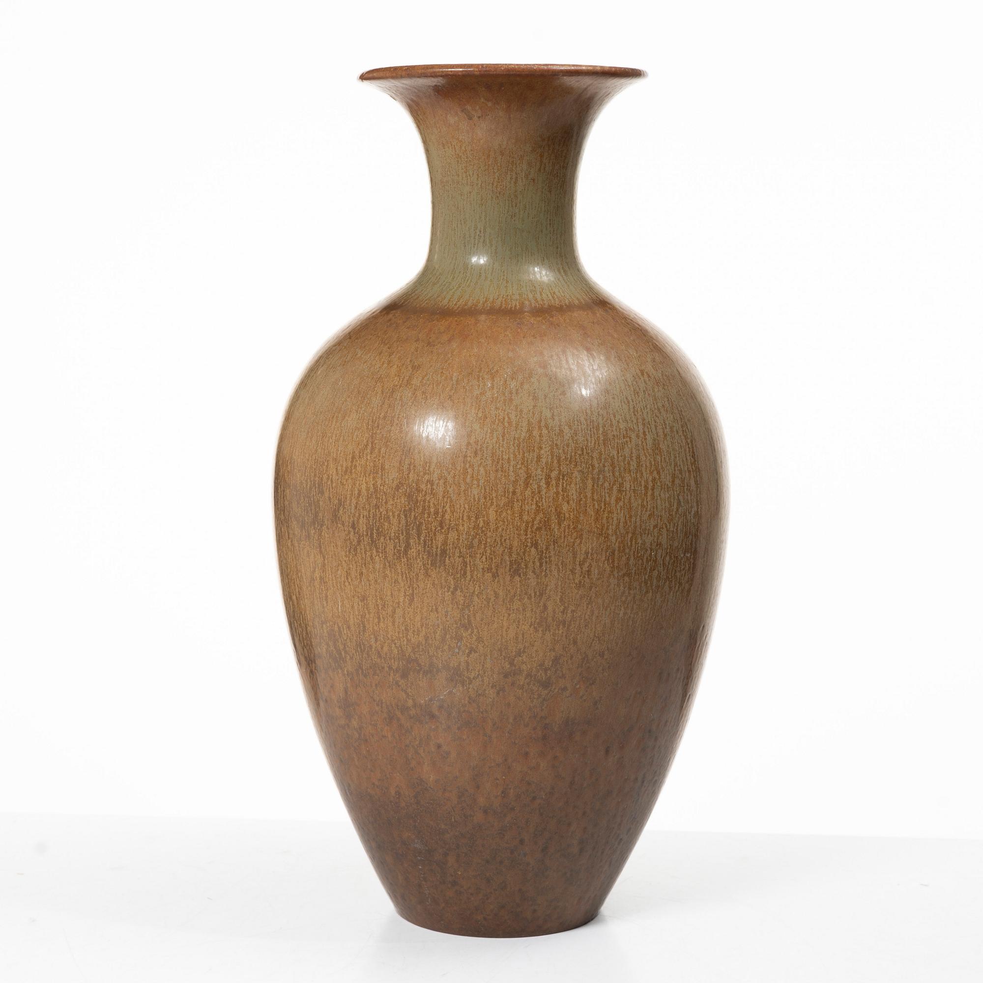 Gunnar Nylund, A large brown glazed vase, Sweden, Rörstrand, mid 20th century.