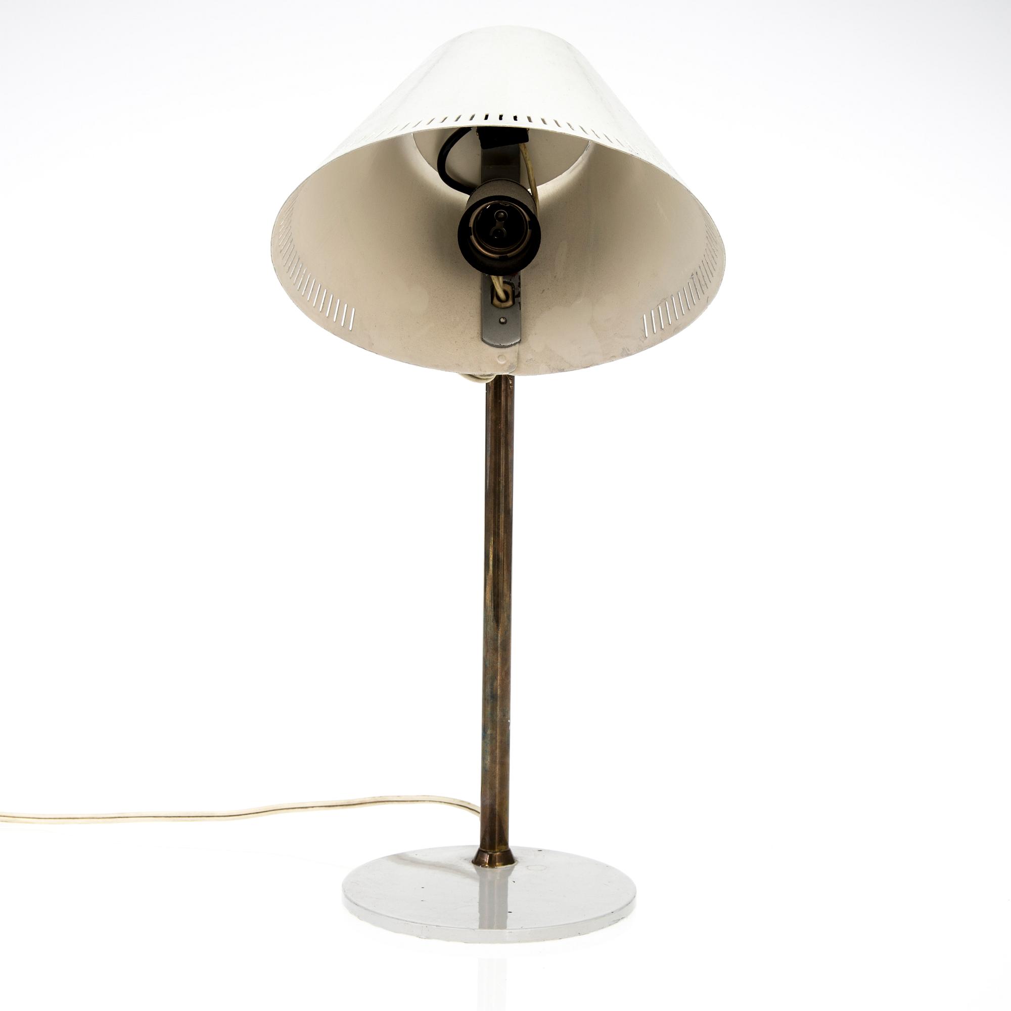 BORDSLAMPA, Paavo Tynell, stämplad Idman. 1900-talets mitt.