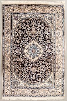 Nain carpet old/semi-antique approx. 300x205 cm.