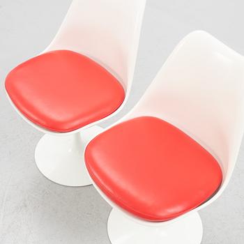 Eero Saarinen, a pair of 'Tulip' chairs, Knoll.