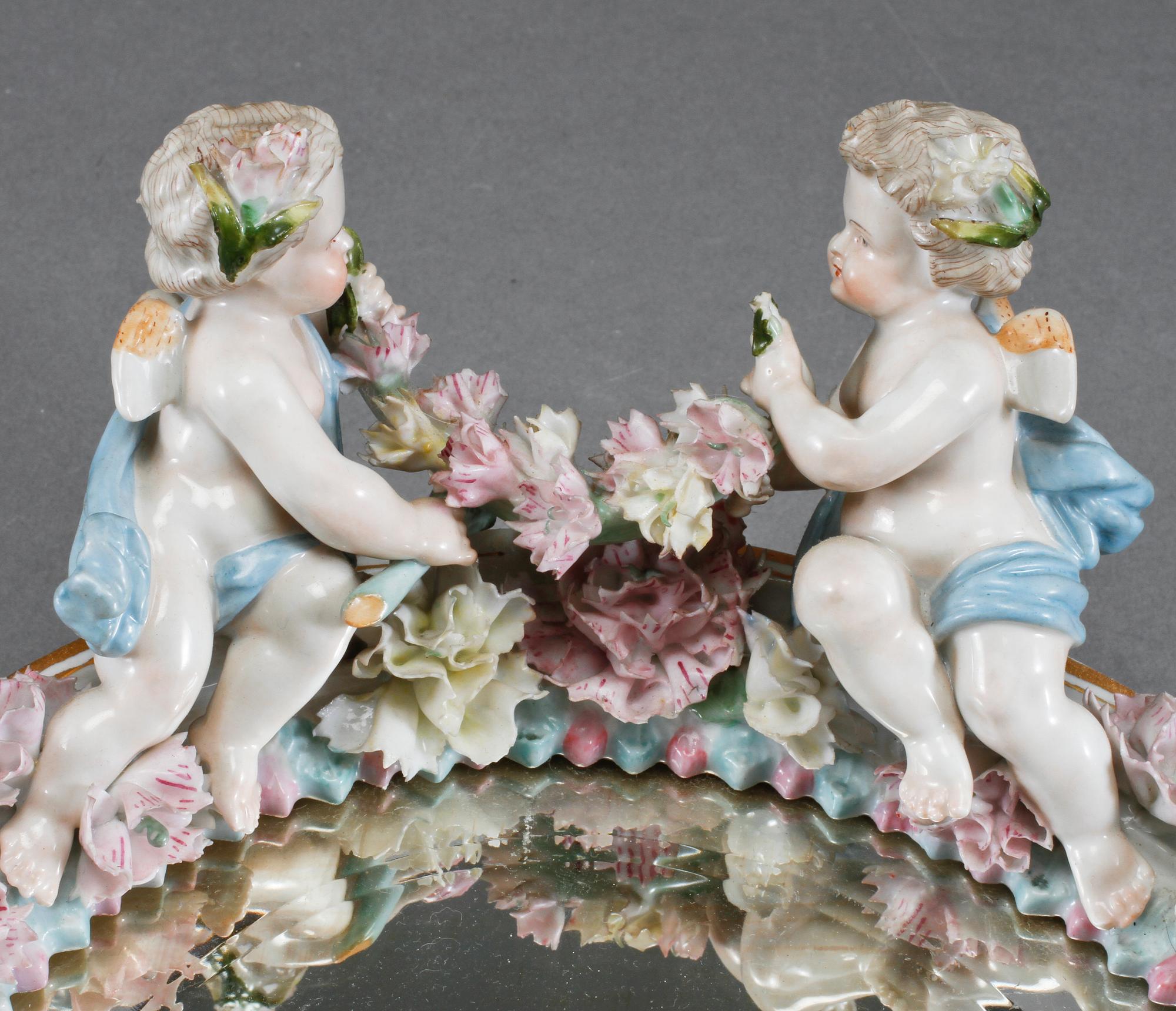 SPEGEL, porslin, omkring 1900.