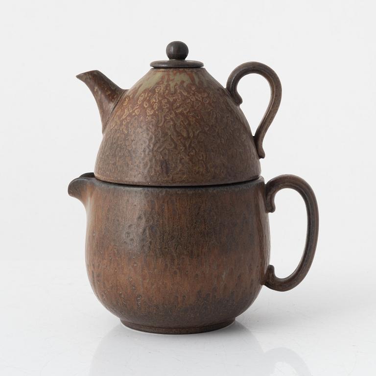 Gunnar Nylund, a stoneware teapot, Rörstrand, second half of the 20th century.