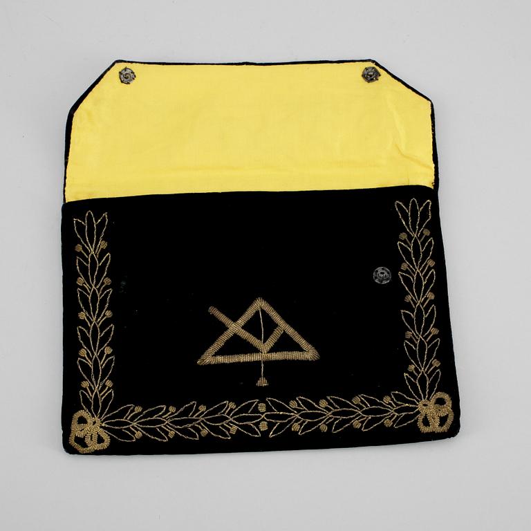 VÄSKA / ETUI, svart sammet, 1900-talets första kvartal.