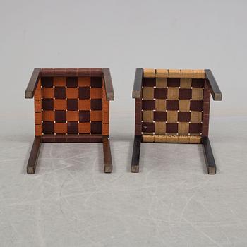 AXEL LARSSON, Pallar, två snarlika, Funkis, Svenska Möbelfabriken, 1930-tal.