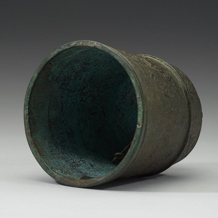 TEMPELKLOCKA, brons. Sen Ming dynasti (1368-1643).