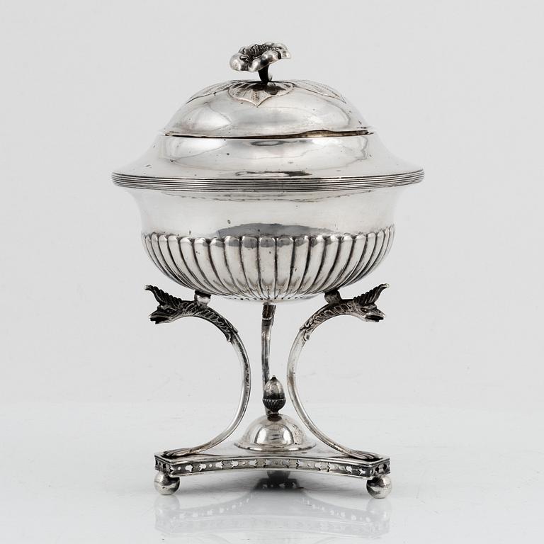 Sockerskål med lock, empire, silver, av Stephan Nöblin Ystad, 1825.