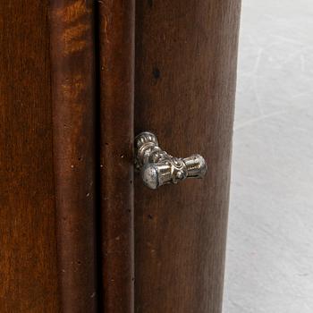 Cabinet, early 20th century.