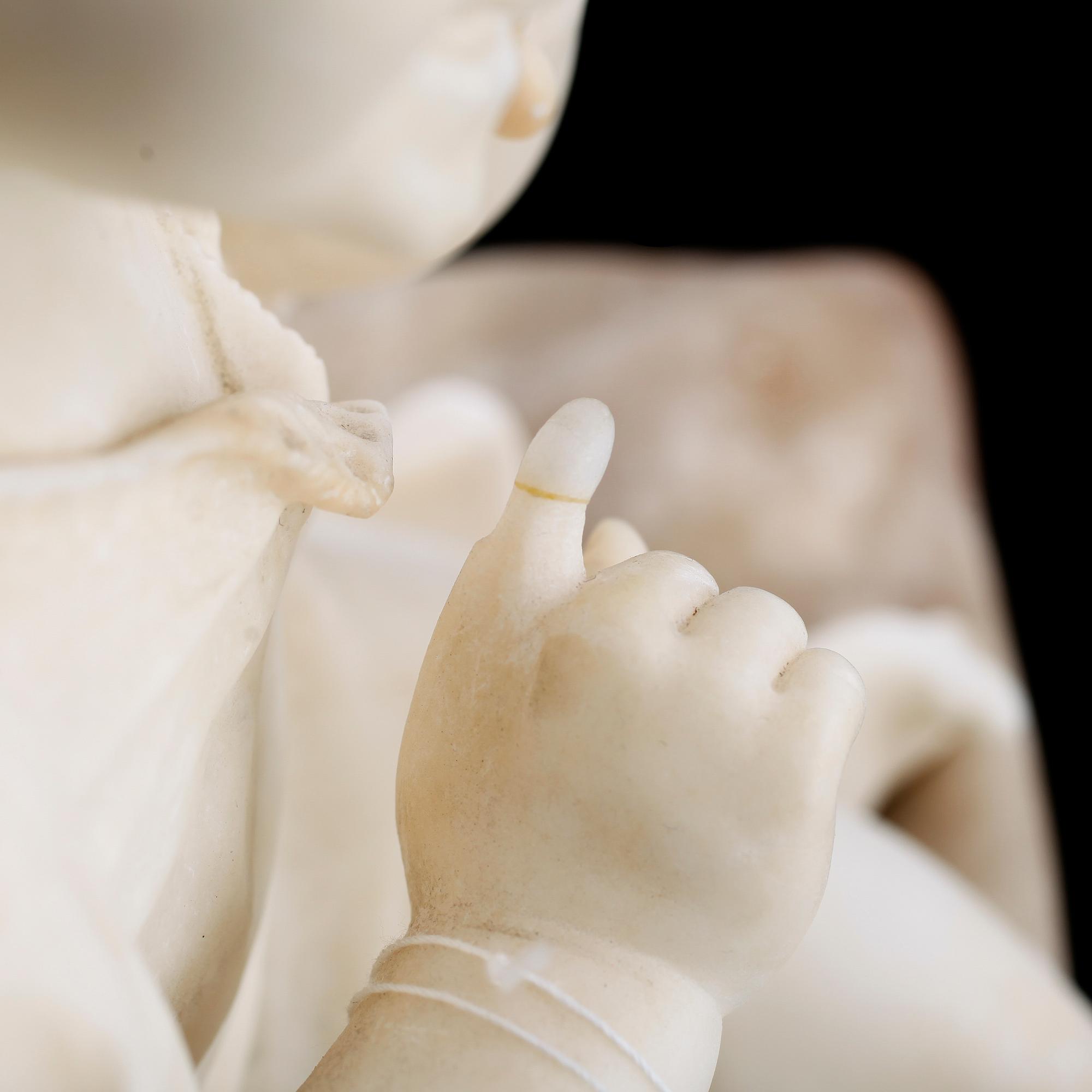 SKULPTUR, alabster, signerad G Jochini, 1900-talets första hälft.