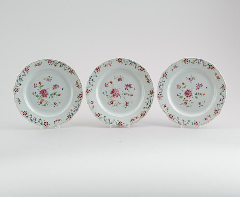 TALLRIKAR, 3 st, porslin, Kina, Qianlong 1736-1795.