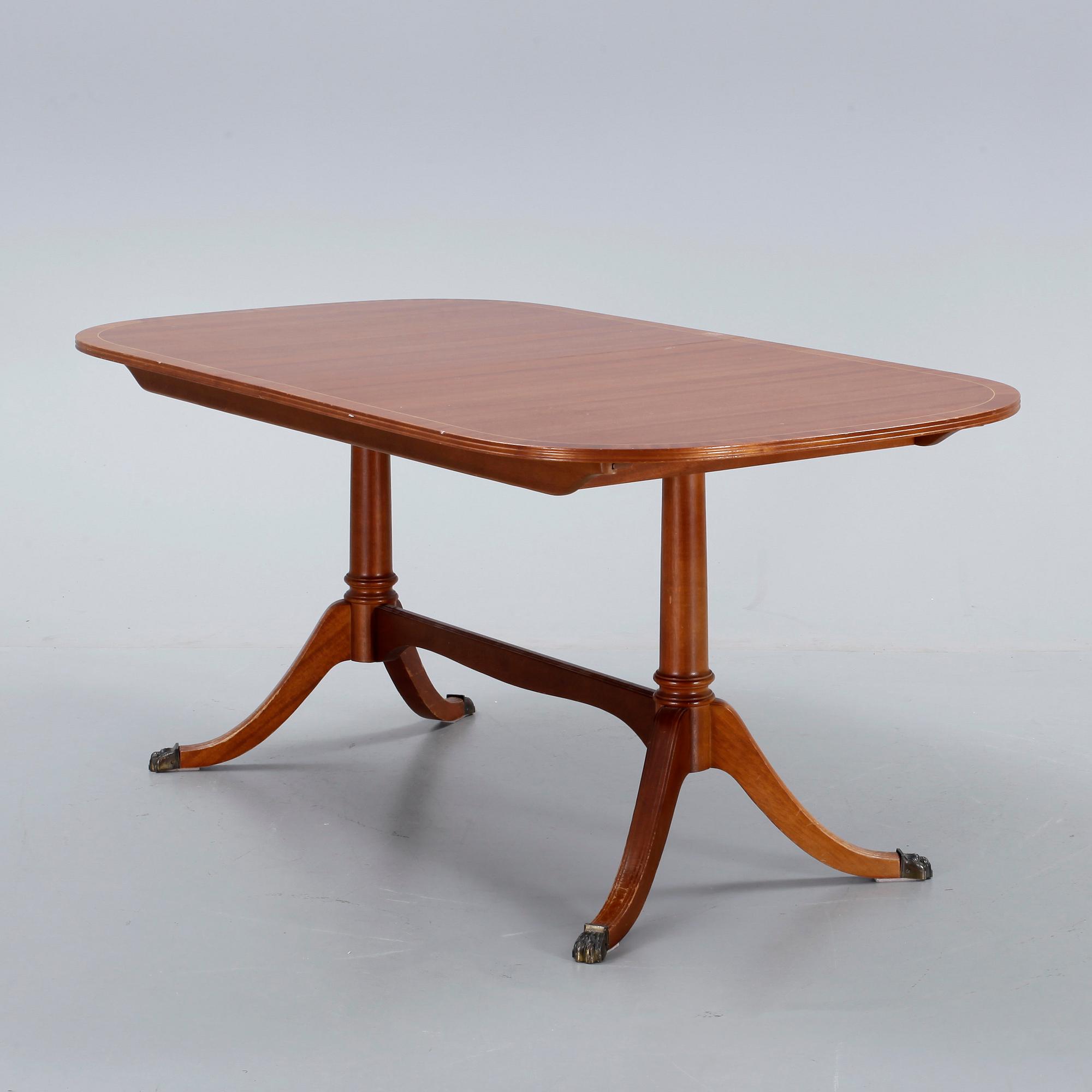 MATBORD, en iläggsskiva, engelsk stil, 1900-tal.