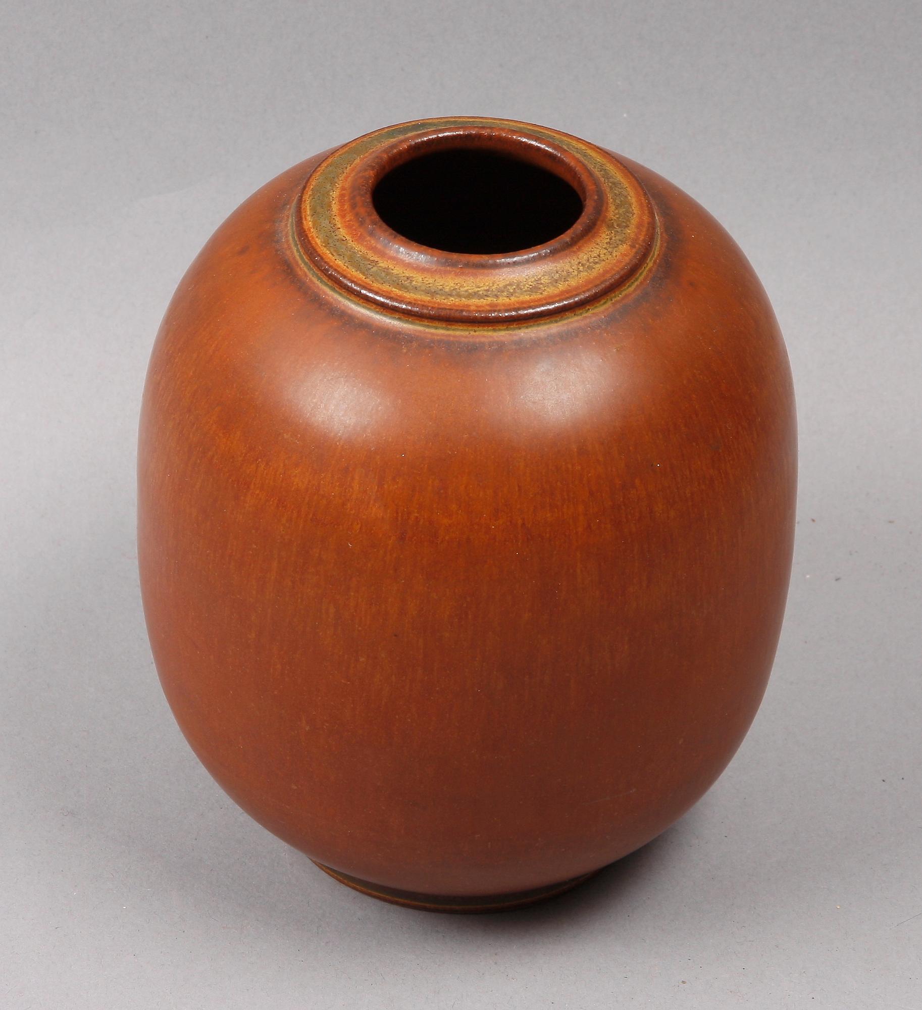 VAS, stengods, Inger och Erik Triller, Tobo. Sign.