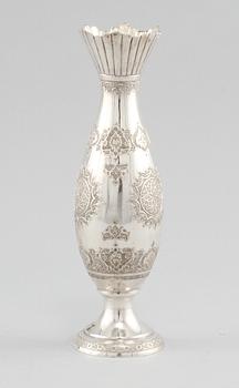 VAS, silver, Iran, 1900-talets första hälft. Vikt 300 g.