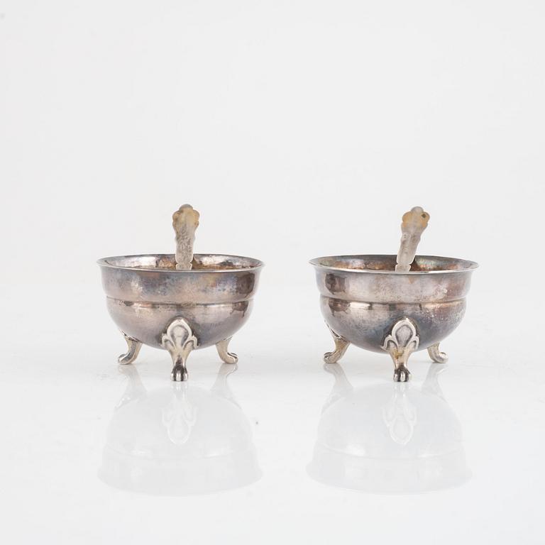 A pair of sterling silver salt cellars with salt spoons, Borgila, Stockholm, Sweden, 1931.