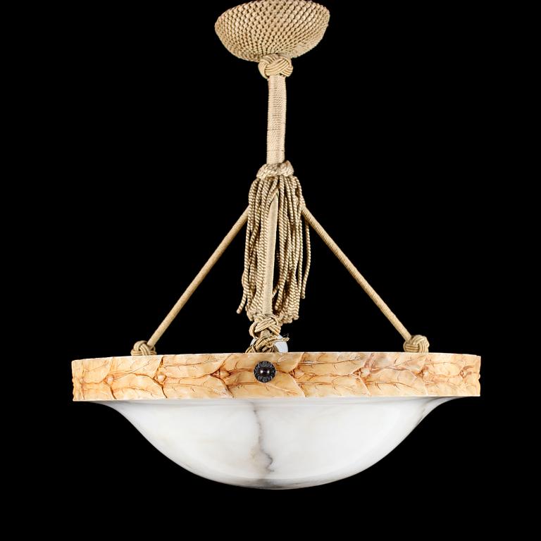 TAKAMPEL, alabaster, 1900-talets första hälft. Höjd ca 50 cm.