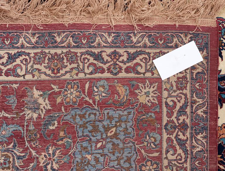 SEMI-ANTIQUE ESFAHAN PART SILK. 345 x 234,5 m.