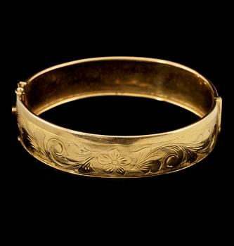 ARMRING, 18k guld, 1800-tal. Vikt 19 g.