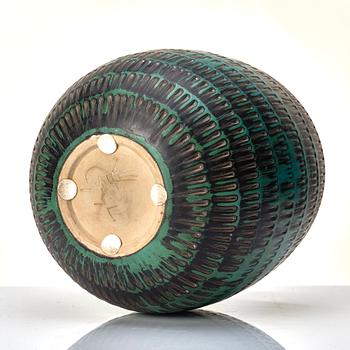 Stig Lindberg, a stoneware bowl, Gustavsberg studio, Sweden 1958-59.