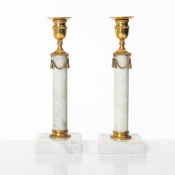 Ljusstakar, ett par, Sverige, omkring år 1900. Sengustaviansk stil.