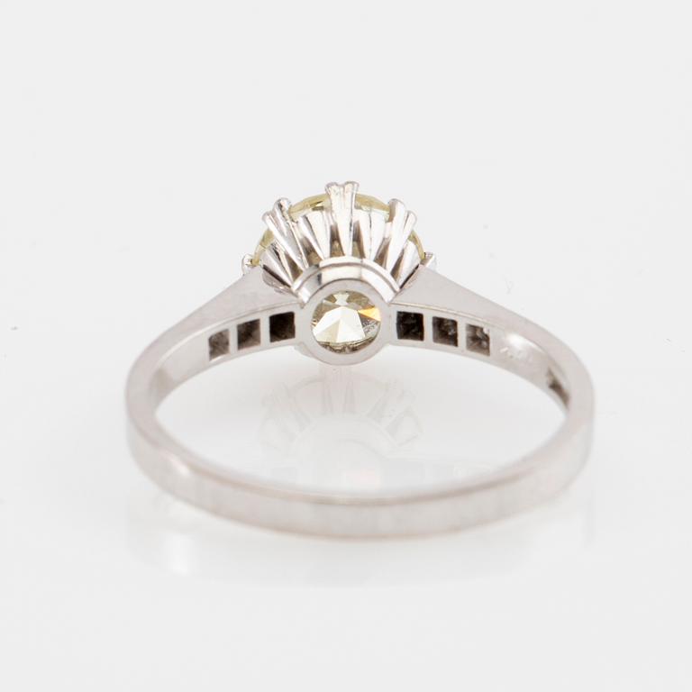 Ring 18K white gold with diamonds approximately 1.62 ct in total, Gothenburg 1953.
