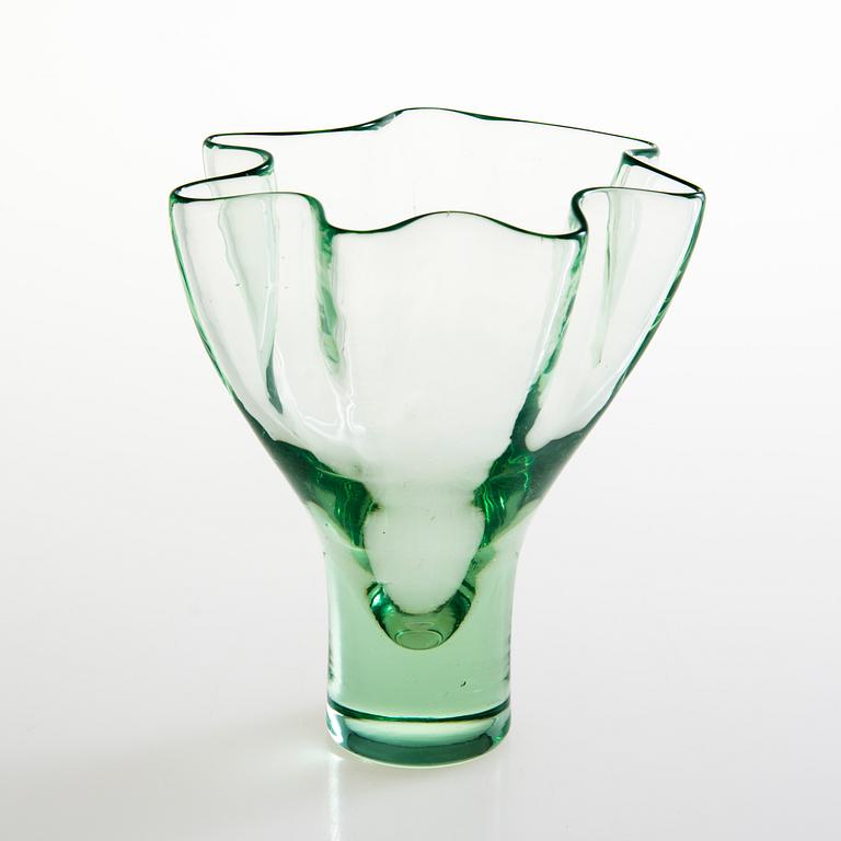 HELENA TYNELL, a 'Plissé' vase signed Riihimäen Lasi Oy, H. Tynell. In production 1949-1958.