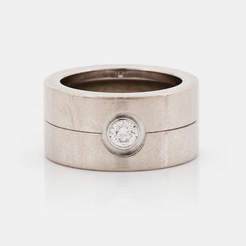 Cartier ring 18K vitguld med en rund briljantslipad diamant.