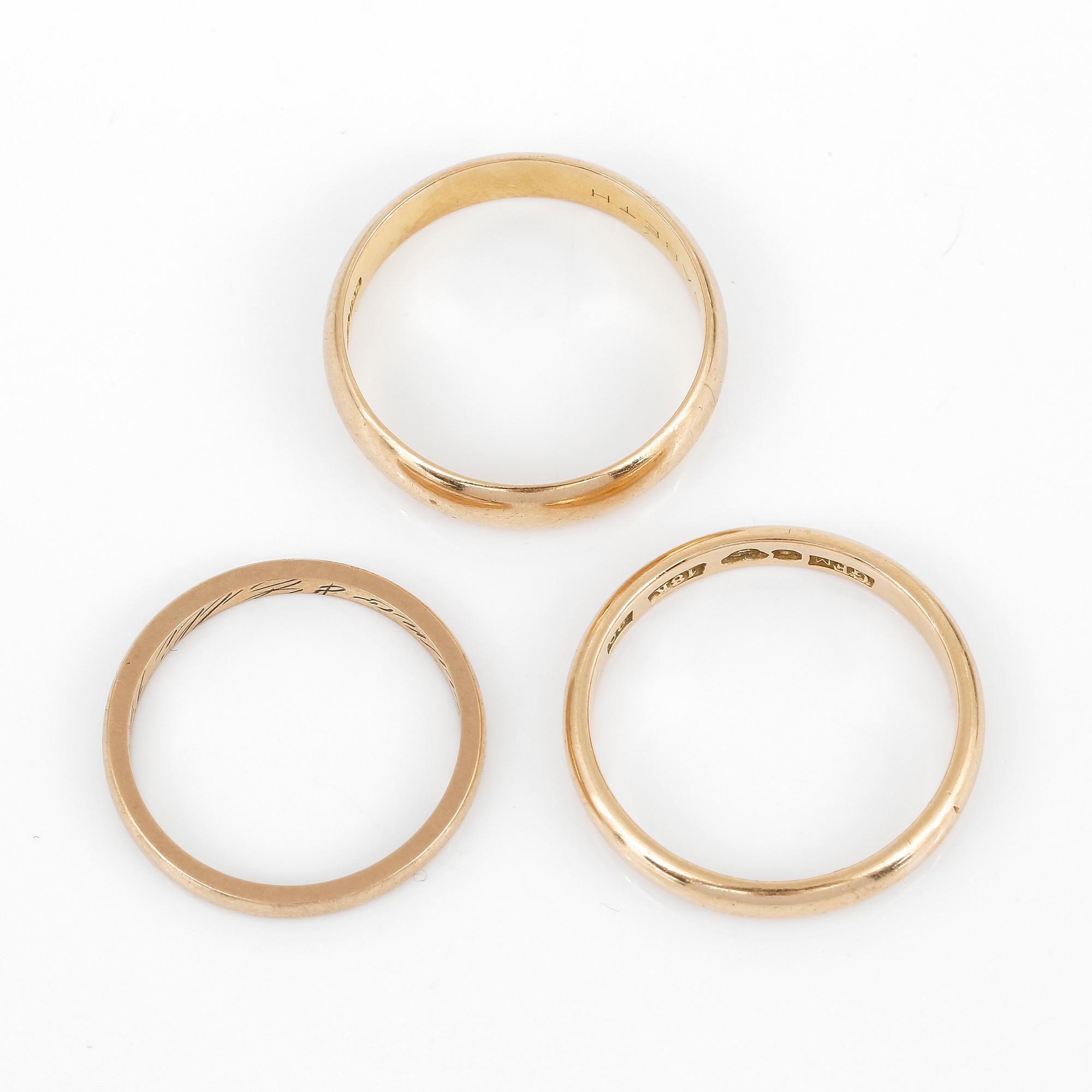 RINGAR, 3 st, 1900-talets andra hälft, 18K guld.